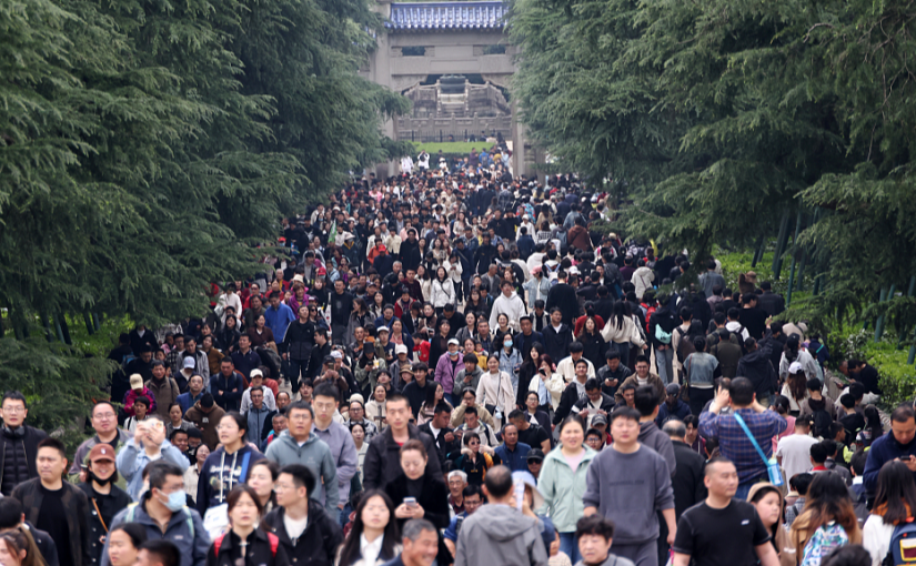 Qingming holiday sparks travel and consumption boom